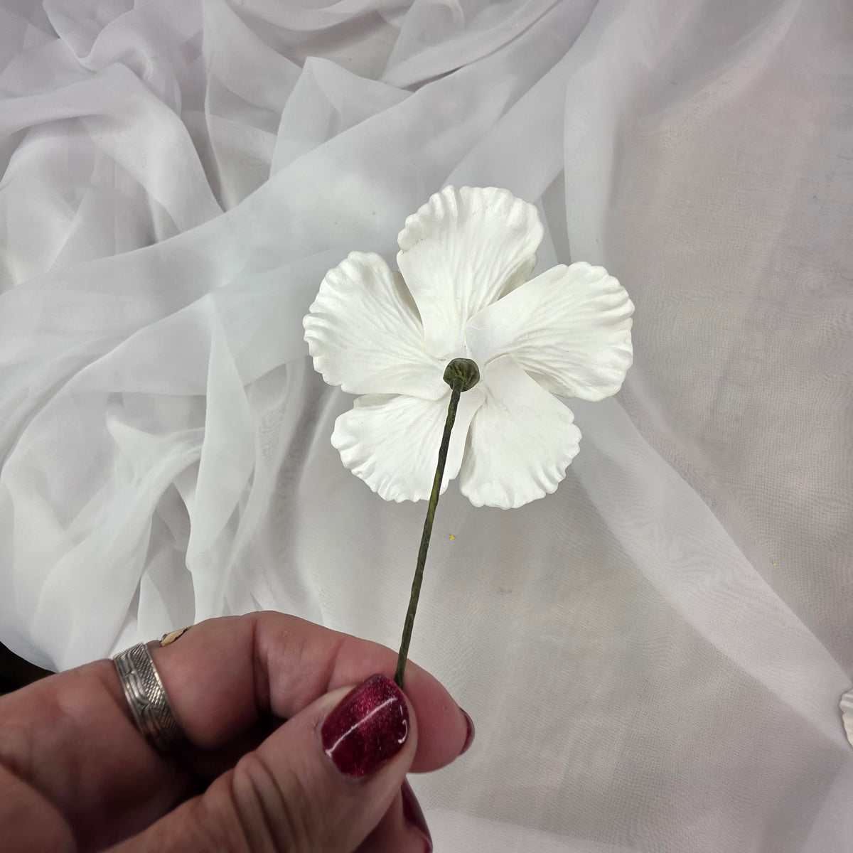White Hibiscus 8cm Flowerhead